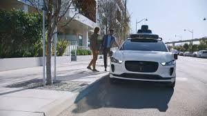 Tanpa Sopir, Lebih Privat: Mengapa “Limosin Otonom” Kini Menjadi Standar Baru Kemewahan Kaum Sultan Jakarta di April 2026?