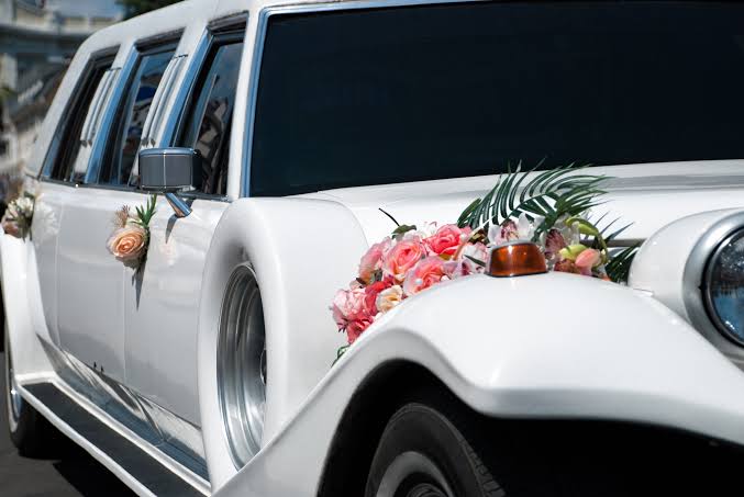 Limosin Sewa Buat Lamaran Malah Dipakai Order Nasi Padang? Juni 2026, Web Rental Limosin Mulai Buka Fitur 'Lacak Siapa yang Buka Sunroof Terus'